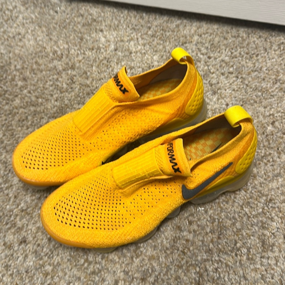 Men’s Vapormax Flyknit - Picture 1 of 4
